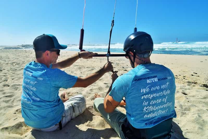 Billet Corralejo : COURS DE KITESURF POUR DÉBUTANTS. Groupes semi-privés