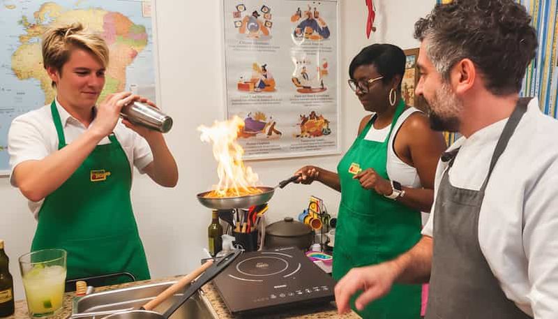 Billet Cours de cuisine de 4 heures à Cuenca : 9 recettes et boissons à volonté