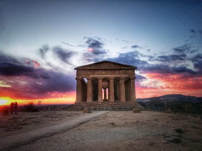 Billet Vallée des Temples au coucher du soleil et dégustation de vins en soirée