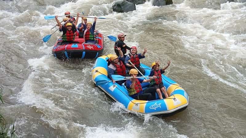 Billet Garantir la structure du temple de Borobudur et le rafting d'Elo.