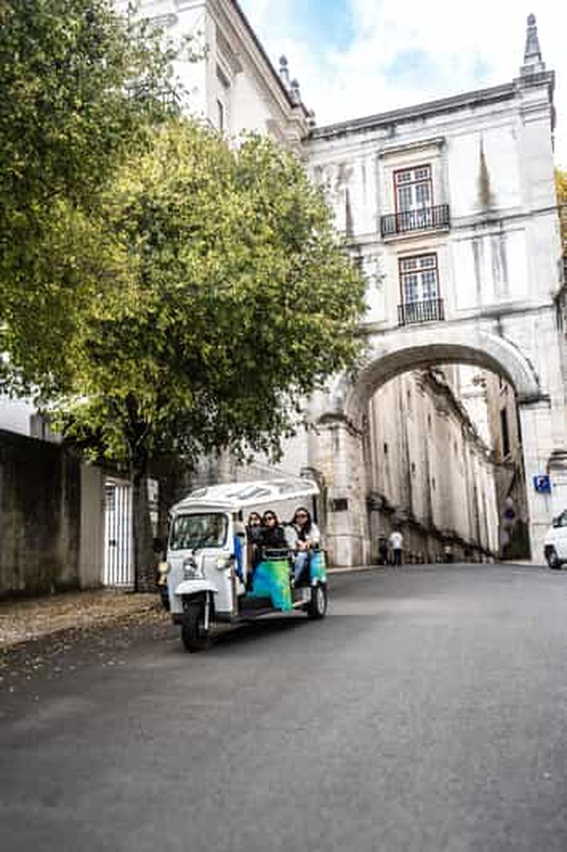 Billet Les incontournables de Lisbonne : visite touristique privée en tuk-tuk