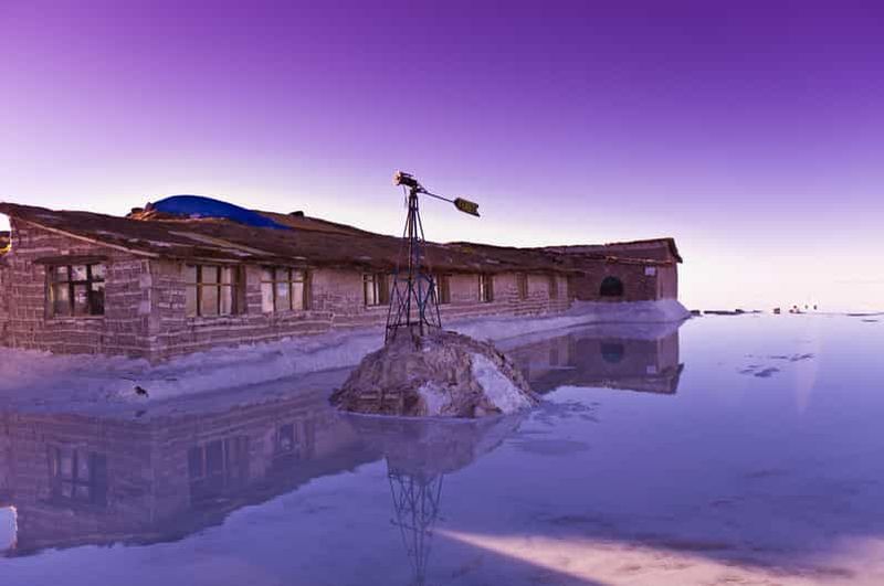 Billet Uyuni : Excursion au coucher du soleil sur le Salar d'Uyuni avec vin