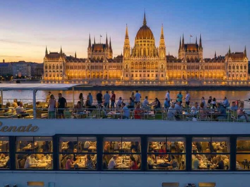 Billet Budapest : croisière fluviale avec dîner de 4 plats et musique folklorique