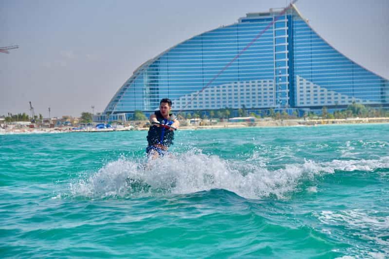 Billet WakeBoard : Skiez sur l'eau de la mer de Dubaï en Wakeboard