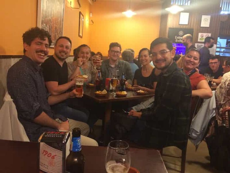 Billet Santiago : Visite guidée avec boissons, tapas et musique live