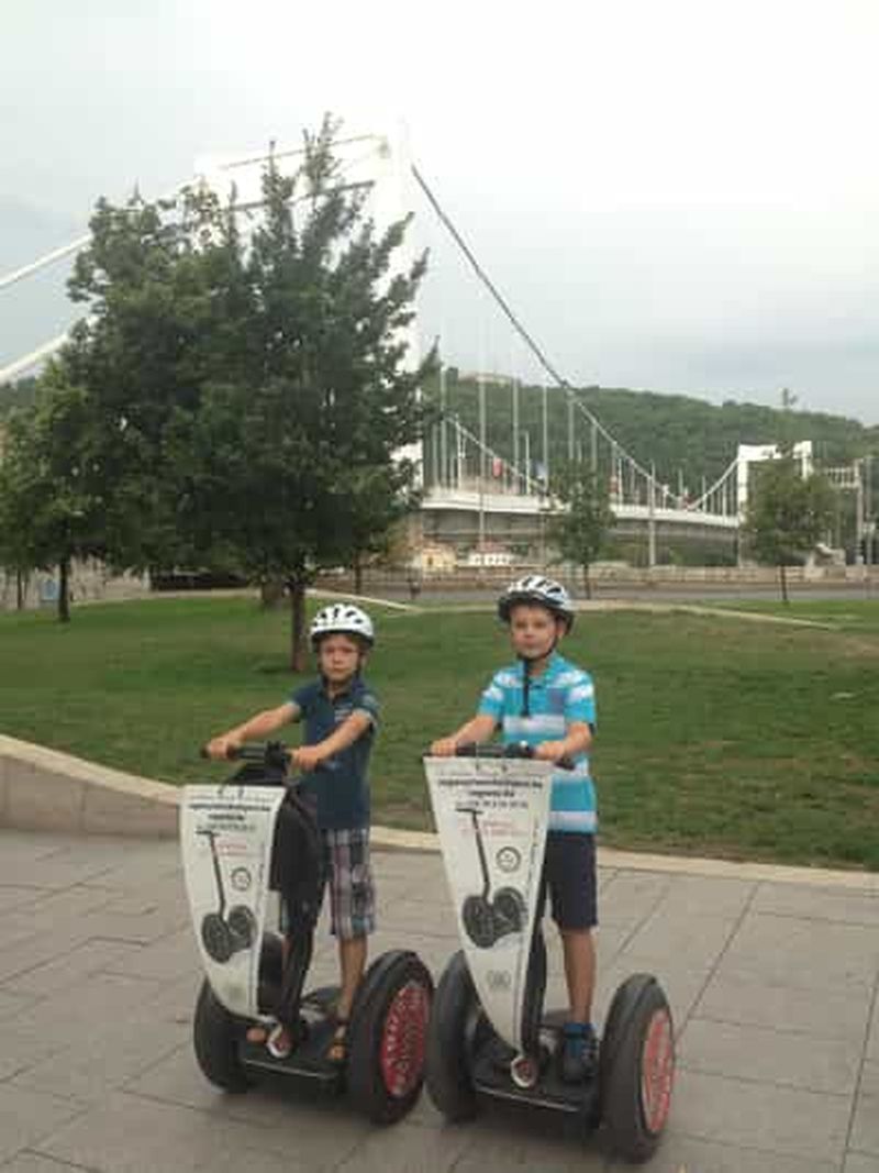 Billet Visite guidée privée en Segway du centre-ville de Budapest