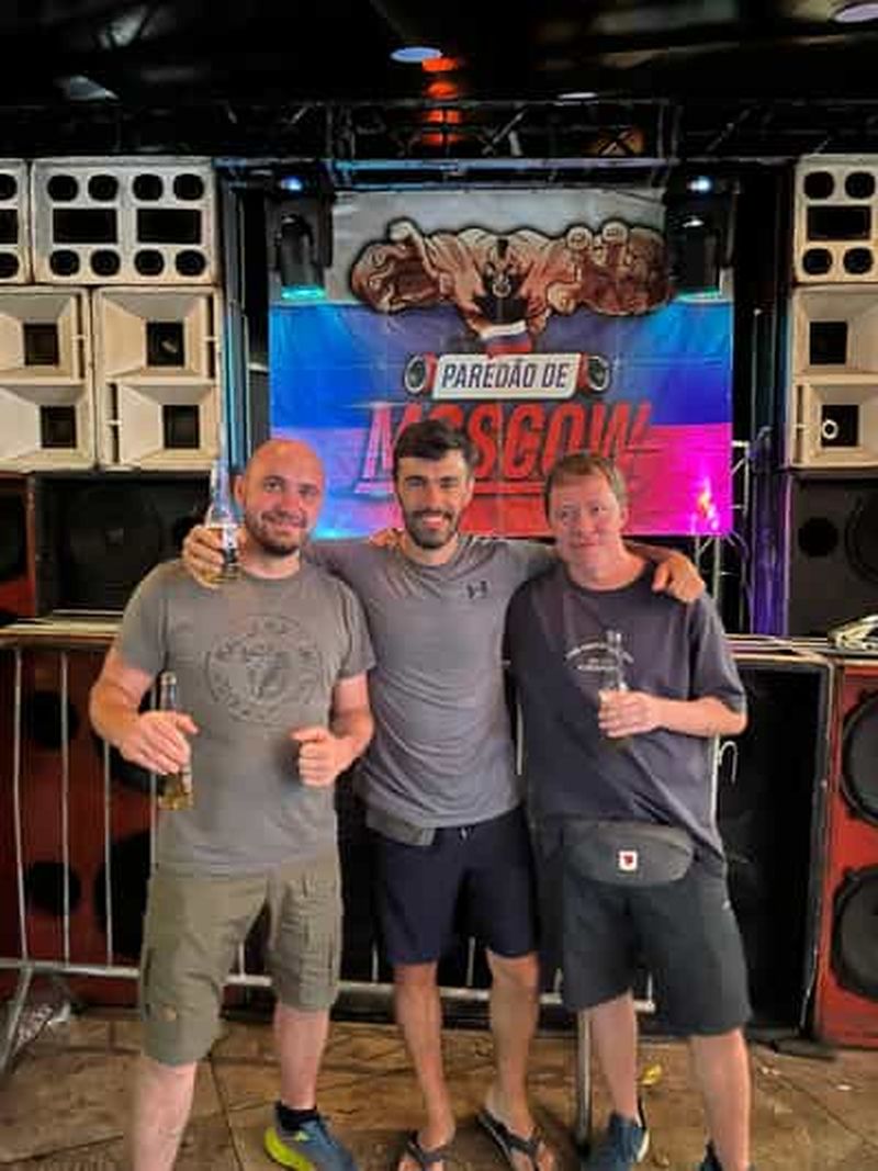 Billet Rio de Janeiro : tournée des bars et soirée funk à Rocinha avec boissons