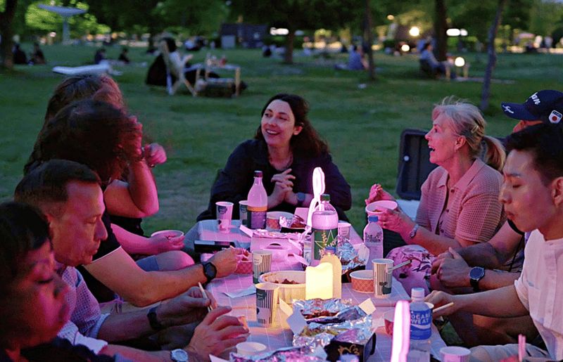 Billet Séoul : pique-nique nocturne sur le fleuve Han et jeux avec croisière