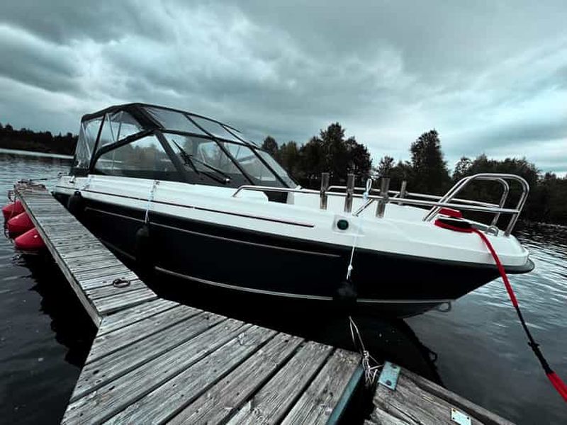 Billet Croisière sur le lac Inari avec arrêt sur une île et grotte de glace