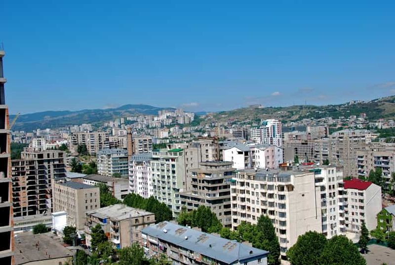 Billet Tbilissi : quartiers modernes vs quartiers oubliés Visite urbaine
