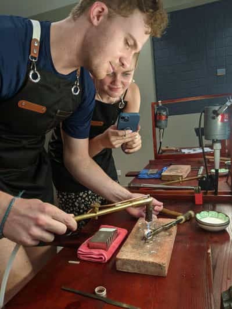 Billet Hanoï : Atelier unique de fabrication de bijoux en argent avec 5 g d'argent