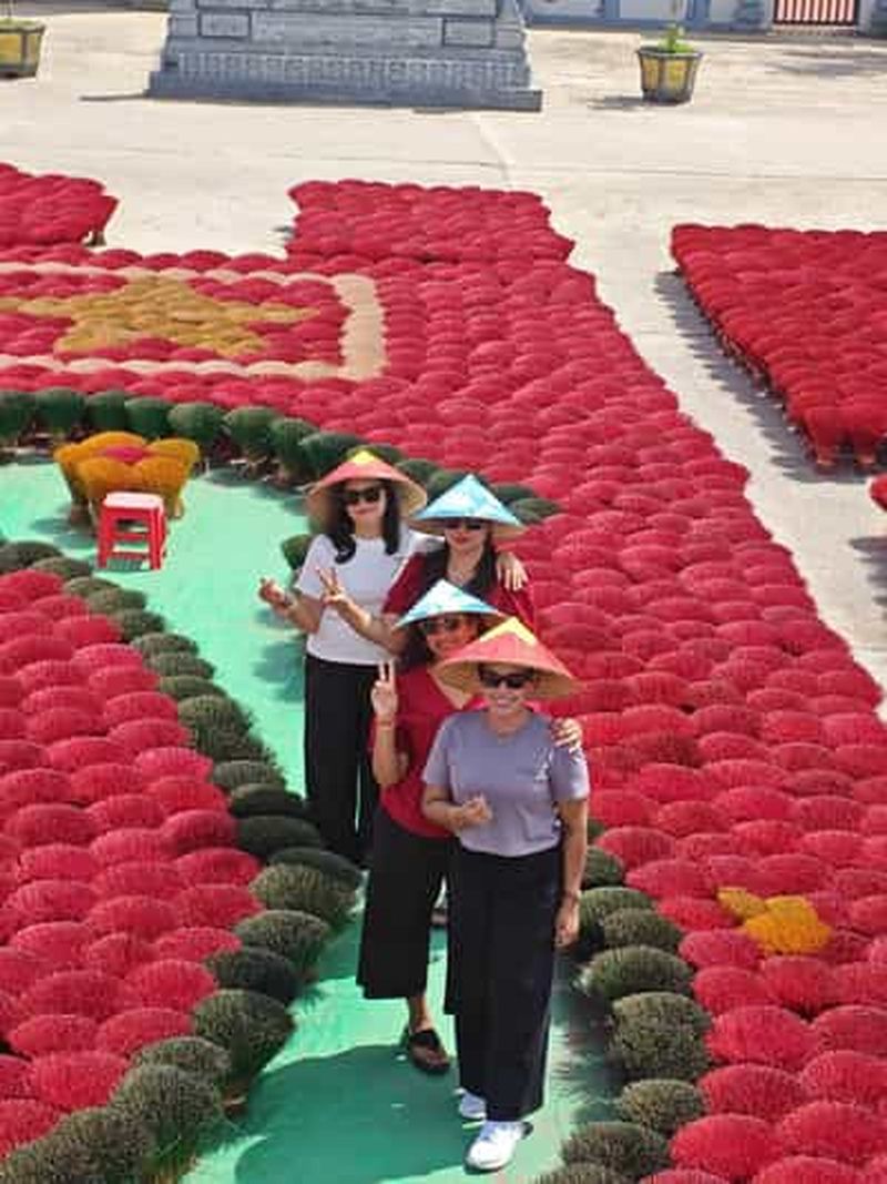 Billet Visite du village de l'encens de Quang Phu Cau, de la laque et de la peinture de chapeaux