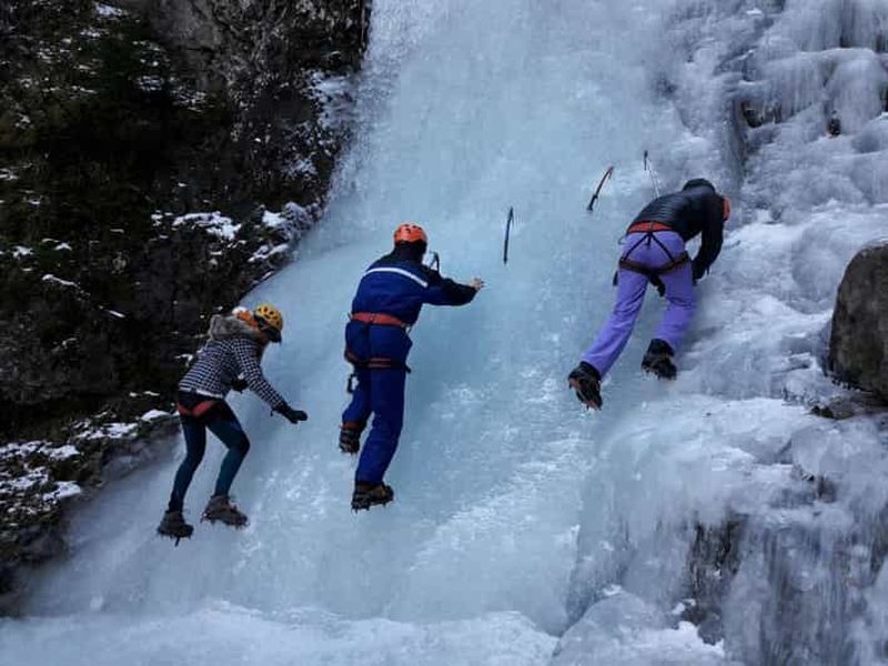 Billet Val di Fassa : journée d'initiation à l'escalade sur glace avec guide