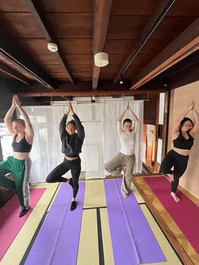Billet Kyoto : Cours de yoga dans la nature (machiya/au bord de l'eau)