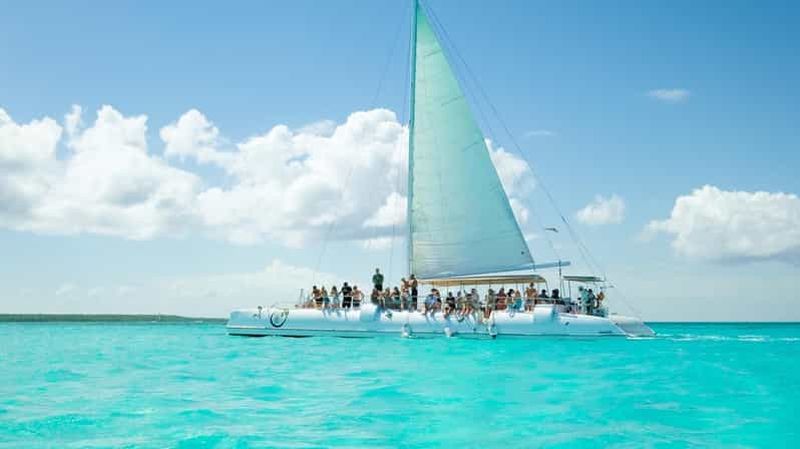 Billet Au départ de Punta Cana : Excursion en catamaran sur l'île de Saona avec déjeuner buffet