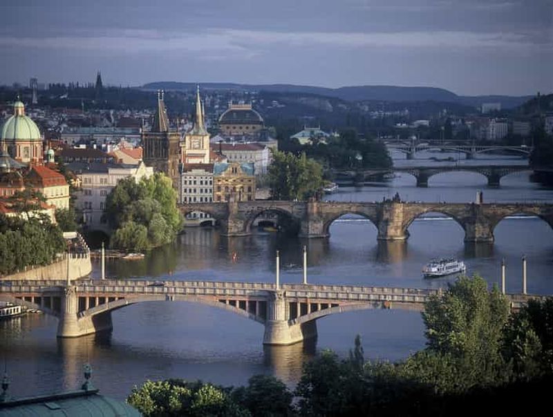 Billet Prague : visite guidée en bus et en bateau
