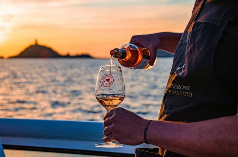 Billet Ajaccio/Porticcio : croisière au coucher du soleil aux îles Sanguinaires et dégustation de vin
