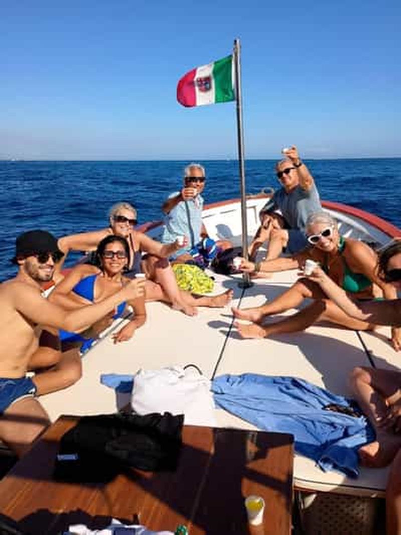 Billet Capri : tour panoramique en bateau avec baignade, limoncello et collation