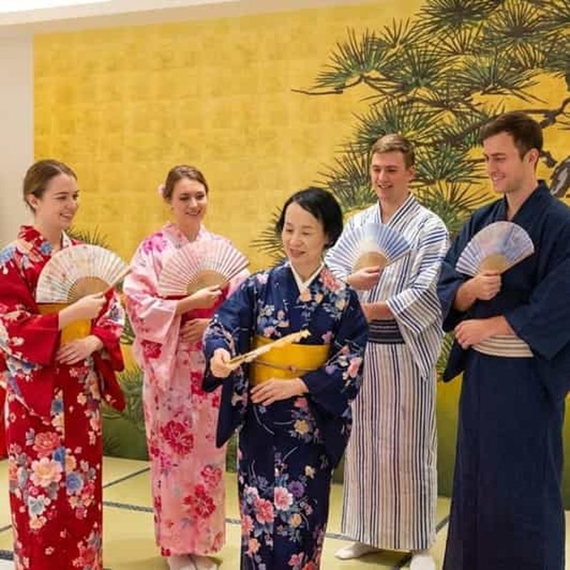 Billet Haneda, Tokyo : cours de danse japonaise avec location de kimono