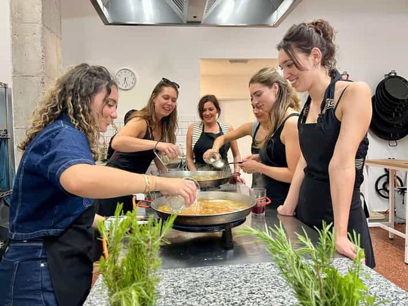 Billet Cours de cuisine : paella, visite du marché et sangría