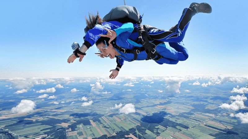 Billet Expérience de saut en parachute en tandem à Riga, Lettonie