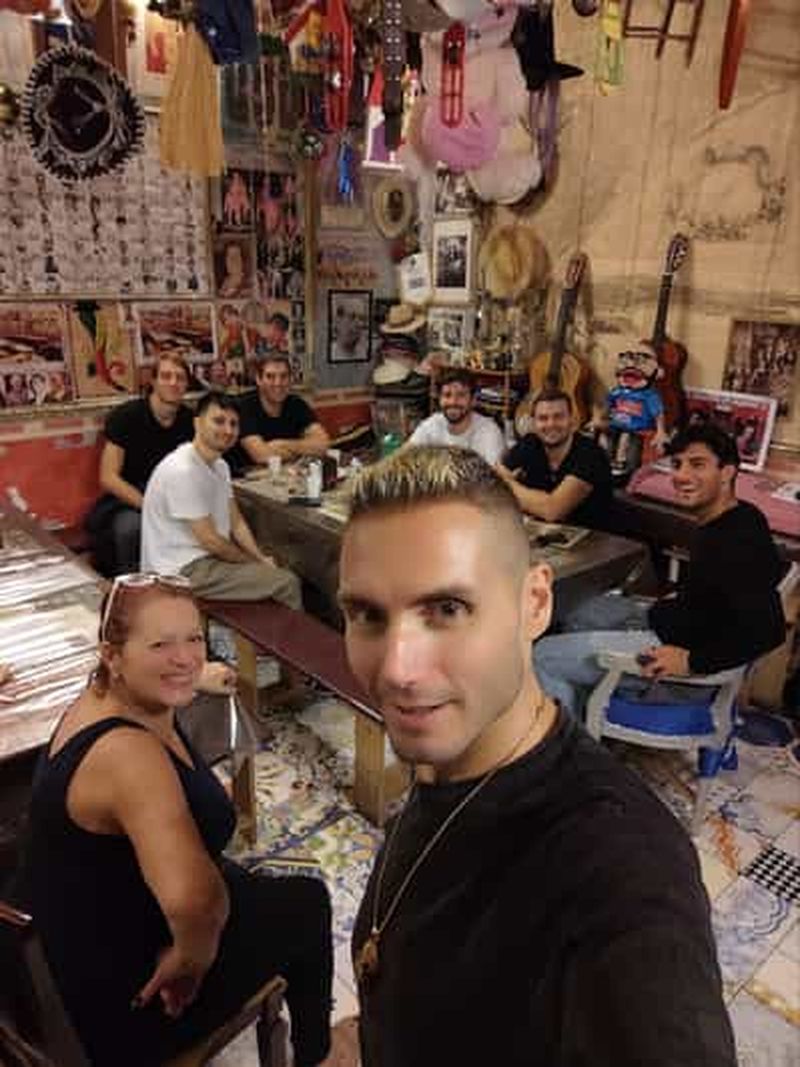 Billet Naples : Déjeuner dans une authentique maison familiale avec spectacle musical et visite des quartiers espagnols