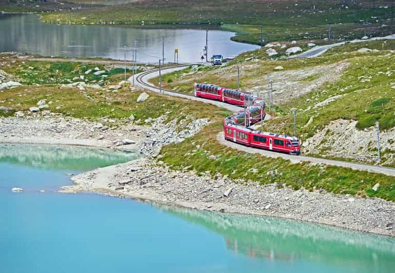 Billet Depuis Milan : excursion d'une journée à Saint-Moritz en train Bernina