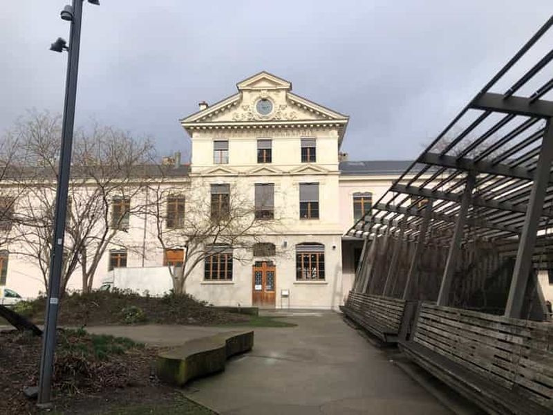 Billet Visite en vélo électrique de la vieille ville de Genève et du musée d'ethnographie gratuit