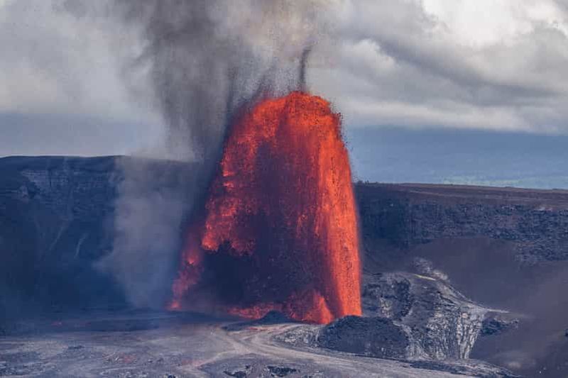 Billet Une aventure de randonnée guidée : Cratère Kilauea Iki et tube de lave