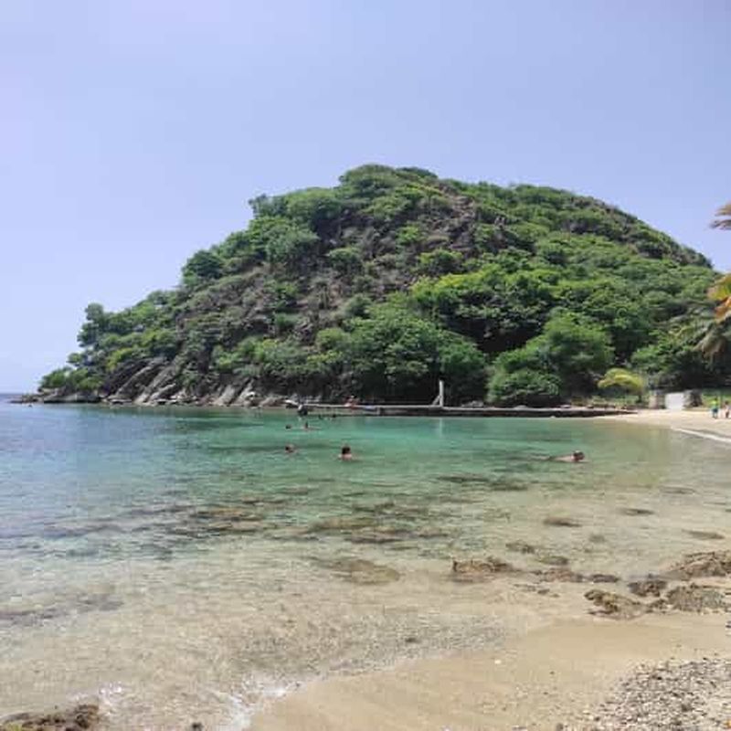 Billet Les Saintes : excursion en bateau dans l'une des plus belles baies du monde