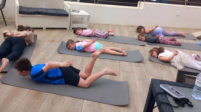 Billet Albufeira : Séance de yoga et d'énergie pour enfants
