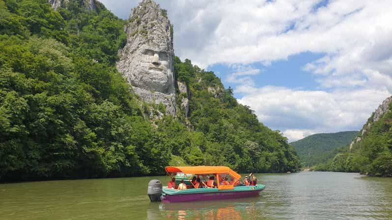 Billet Excursion en tour en bateau sur le Danube avec la statue de Decebal