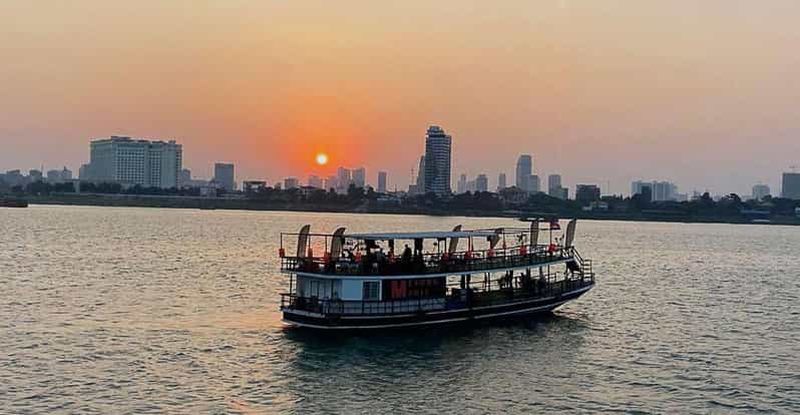 Billet Croisière au coucher du soleil à Phnom Penh avec bière, barbecue et transfert