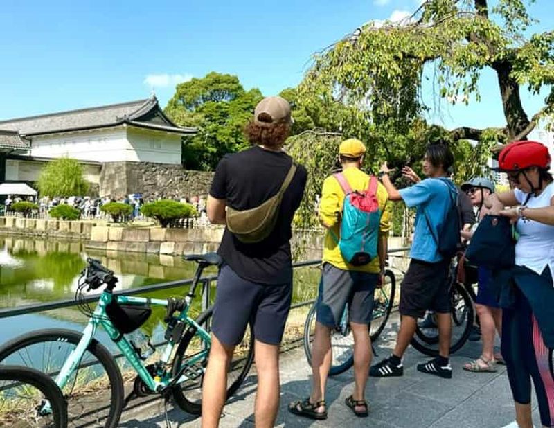 Billet Tokyo : visite de 3 heures en vélo électrique des quartiers riverains de la ville