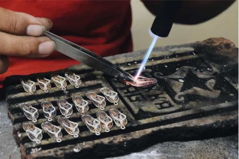 Billet Yogyakarta : Cours de fabrication de bijoux en argent