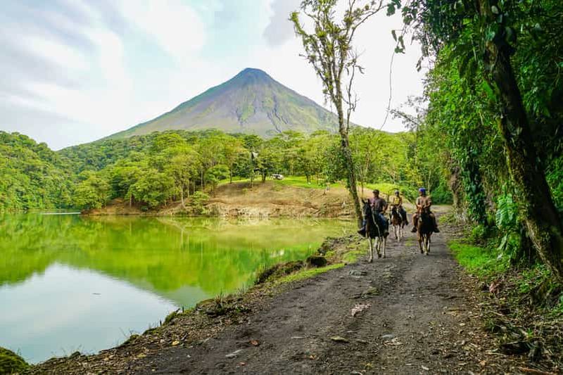 Billet La Fortuna : Randonnée à cheval et visite guidée