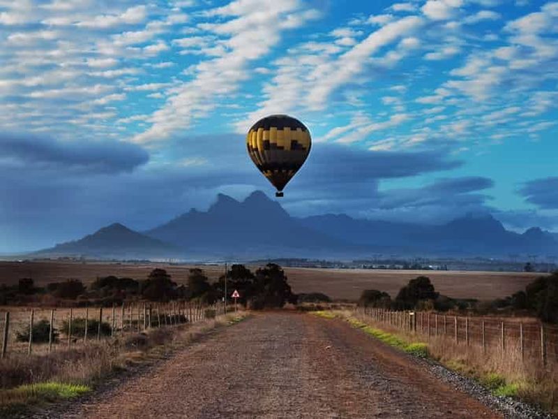 Billet Vignobles du Cap : vol en montgolfière