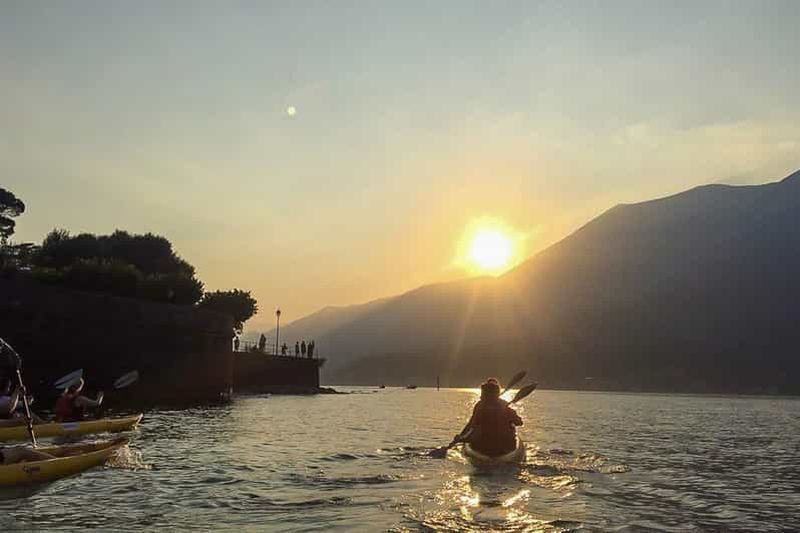 Billet Lac de Côme : Visite guidée en kayak à l'heure d'or