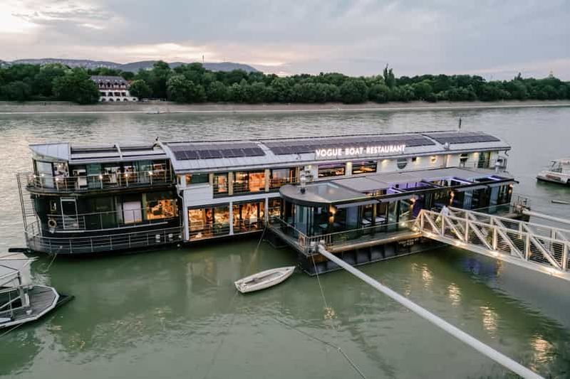 Billet Budapest : dîner de 3 plats pour 2 personnes - restaurant bateau stationnaire