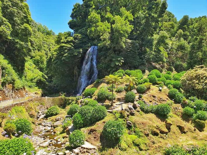 Billet São Miguel en Jeep 4x4 privée – Aventure dans le nord-est