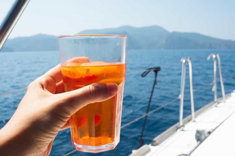 Billet Scala dei Turchi : Tour en bateau privé avec apéritif au coucher du soleil