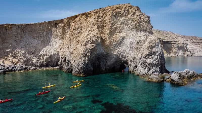 Billet Excursion privée en kayak vers les secrets de Milos
