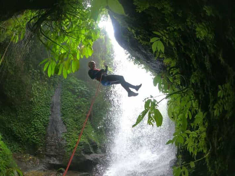 Billet Bali : Canyon d'Alam L'aventure naturelle du canyoning