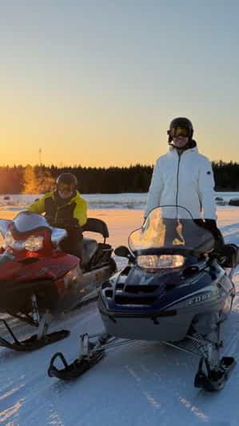 Billet Riga : aventure en motoneige, visite de brasserie et sauna en option