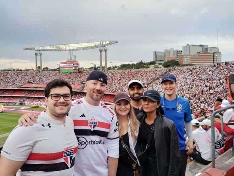 Billet São Paulo : assistez à un match de football de São Paulo avec un supporter local