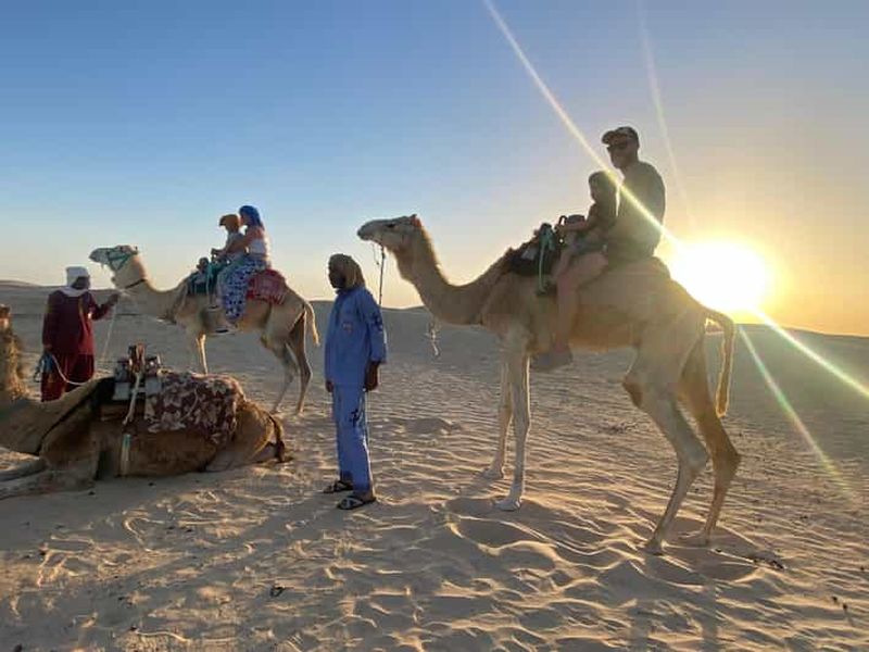 Billet Tunsia : 6 jours de randonnée chamelière dans le désert de Sabria