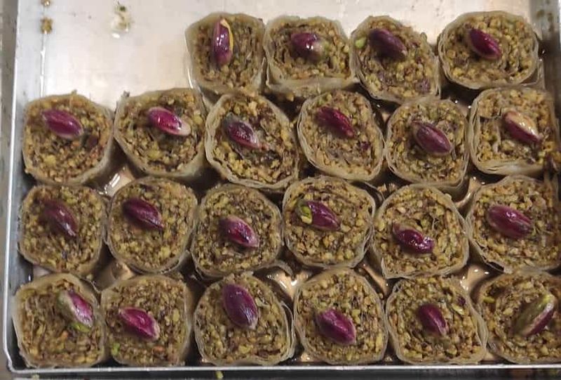 Billet Égine : Visite d'un verger de pistaches biologiques et d'une usine