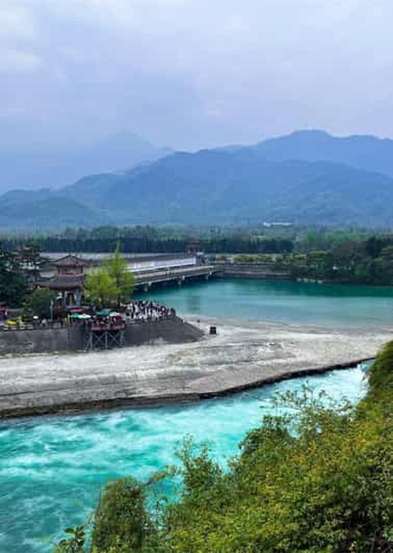 Billet Chengdu : visite du mont Qingcheng, de Dujiangyan et de l'opéra du Sichuan