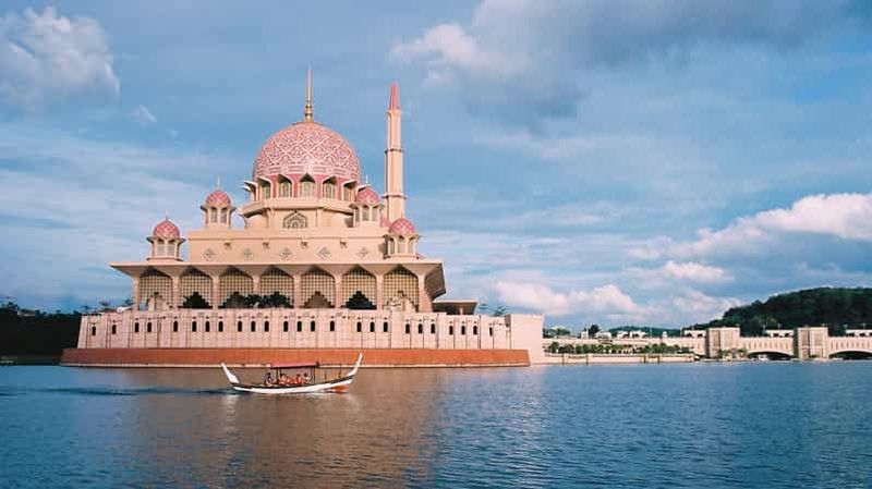 Billet Kuala Lumpur : visite de Putrajaya avec croisière traditionnelle