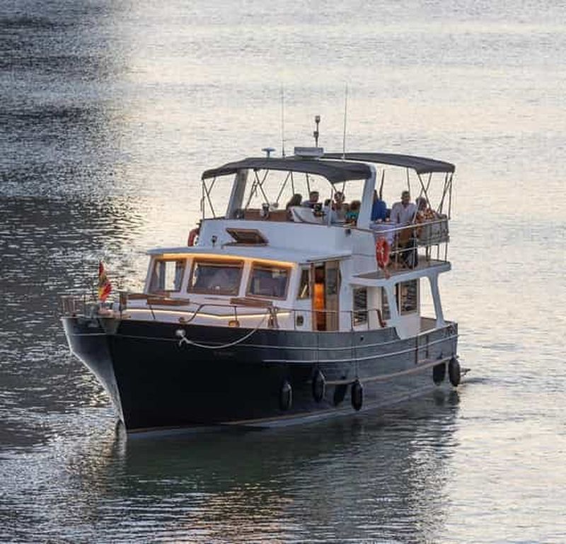 Billet Séville : croisière en yacht avec musique flamenco, tapas et boissons